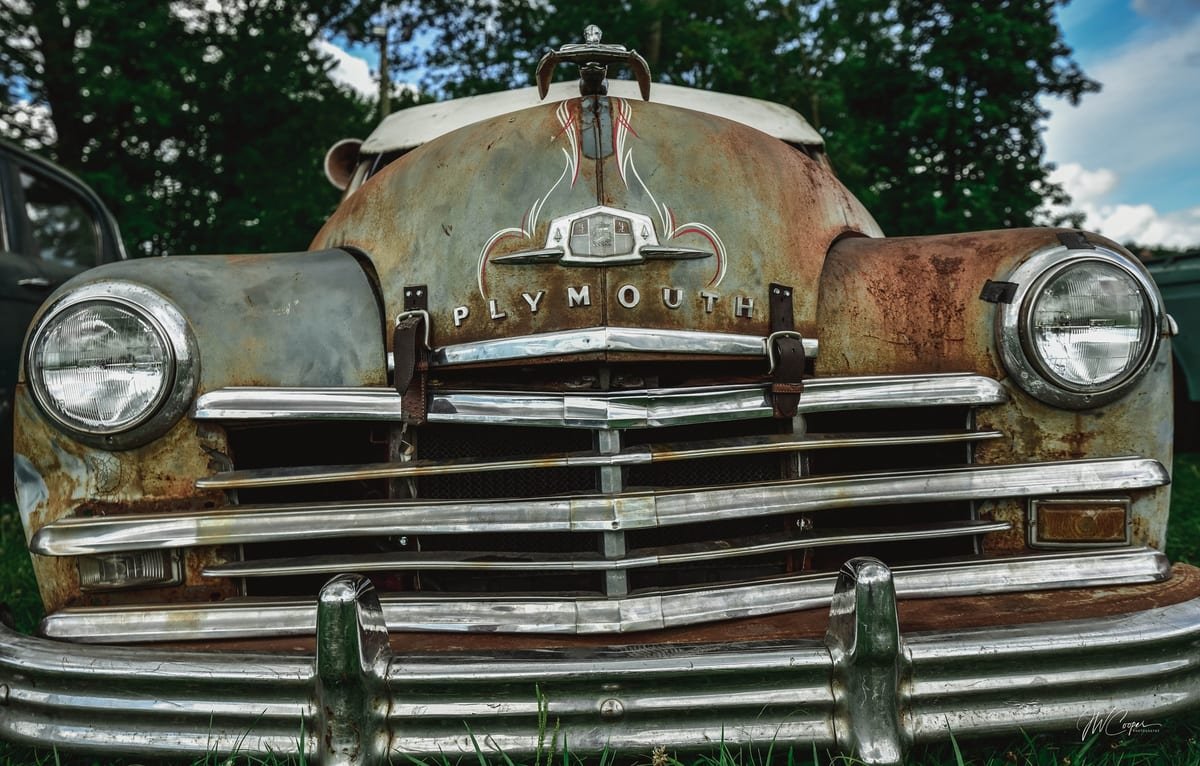 Vintage automobile front detail